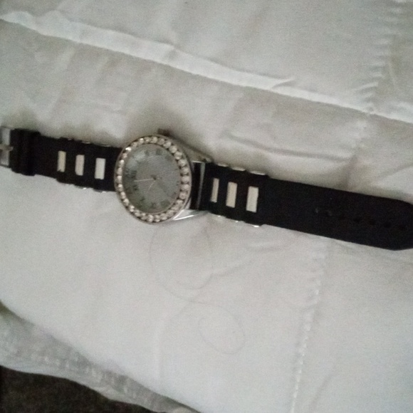 Watch - Picture 3 of 3